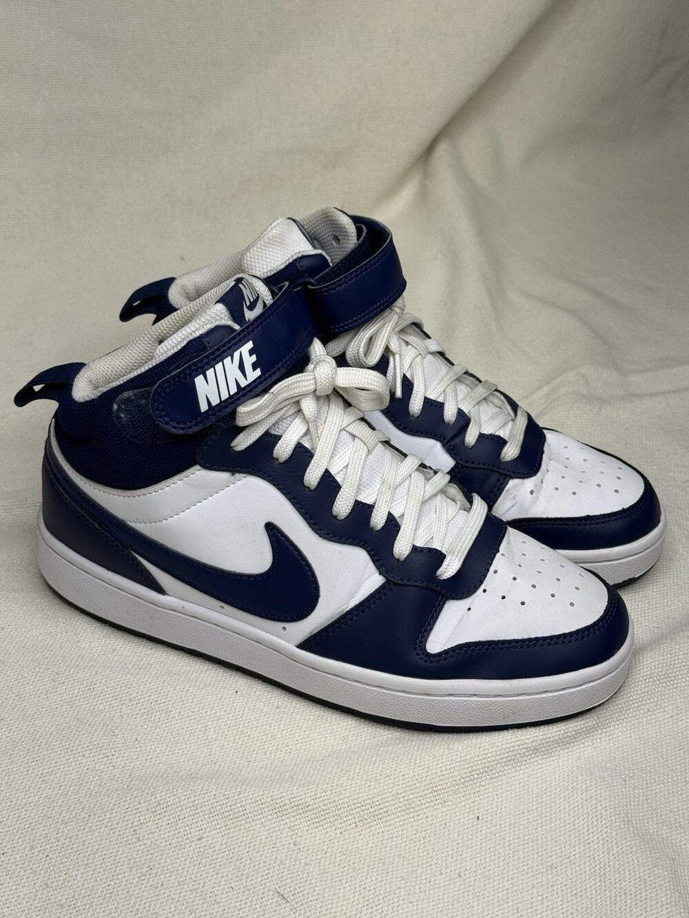 Nike Boys Kids Size 7Y GS Court Borough Mid 2 White Void Signal Blue CD7782-107